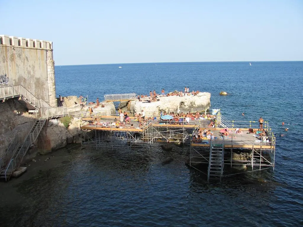 Corallia Apartment Syracuse